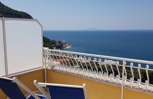 Castellammare di Stabia Hotel | Hotel Lucia