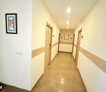 Mathura Hotel | Hotel Madhvam Residency