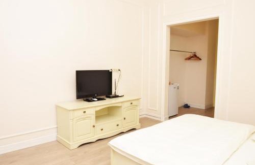 Odessa City Center Apartment | Hotel Menshikov