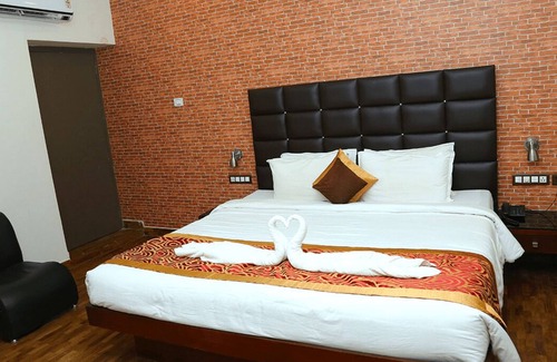 Thrissur Hotel | Hotel Merlin Interantional