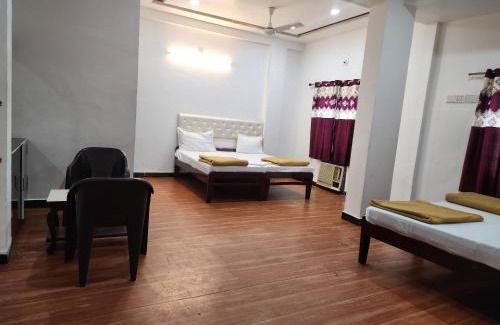 Lake Swaroop Sagar Hotel | Hotel Mewar Darshan