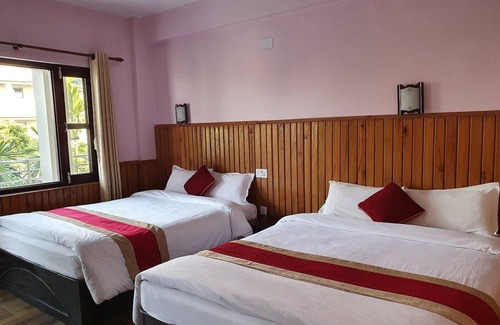 Sauraha Hotel | Hotel Monalisa Chitwan