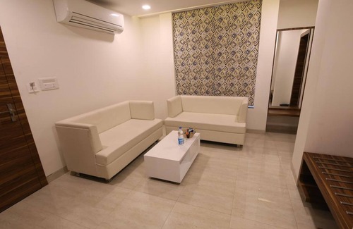 Kota Hotel | Hotel Narayanam