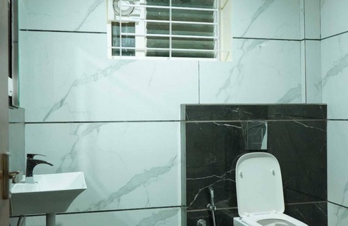 Vadavalli Hotel | HOTEL NIVETHA INN