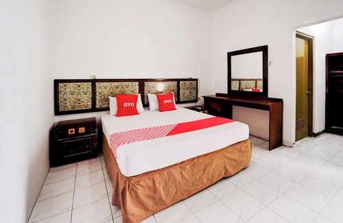 Waru Hotel | Hotel O Bungurasih Near Juanda International Airport Formerly Griya Waru Hotel