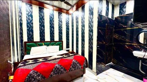 Faizabad Apartment | Hotel O Golden Palace Homestay