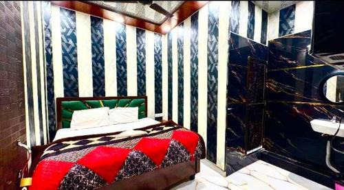 Faizabad Apartment | Hotel O Golden Palace Homestay