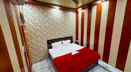 Faizabad Apartment | Hotel O Golden Palace Homestay