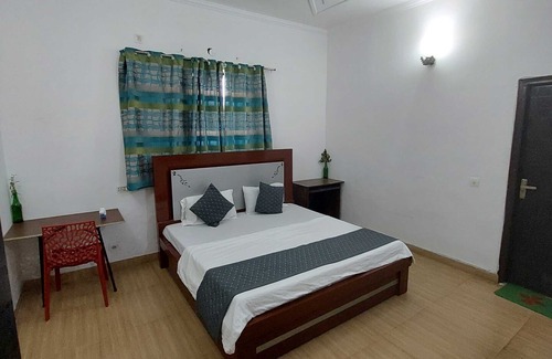 IMT Manesar Hotel | Hotel O Naveen Residancy