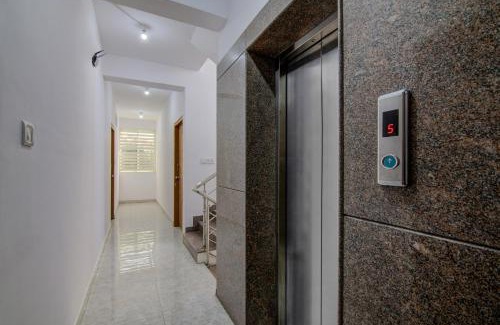 BTM Layout Hotel | Hotel O Varcity Comforts Near St. John Medical College