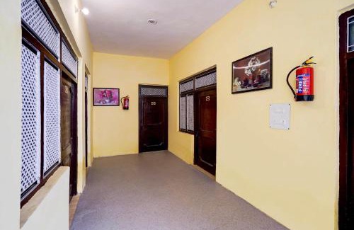 Dadri Hotel | Hotel O Vrindavan guest house