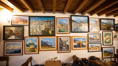 Mustang Hotel | Hotel Oms Home