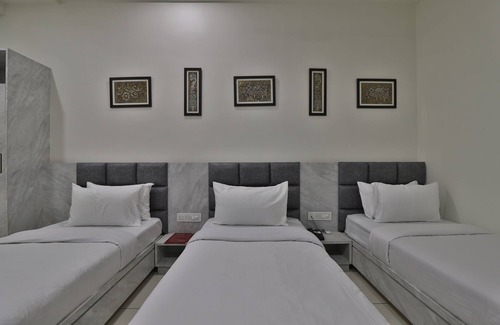 Sayajiganj Hotel | Hotel Orbit