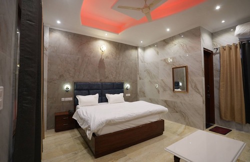 Kishangarh Hotel | Hotel Paradise - Chandigarh