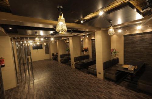 Jaipur District House | Hotel Pearl Square