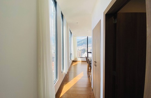 Financial District Apartment | Hotel Penthouse Suite best view of Quito