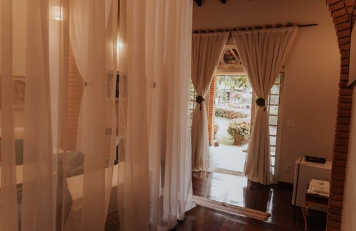 Sertaozinho Hotel | Hotel Pousada Chalé Das Flores