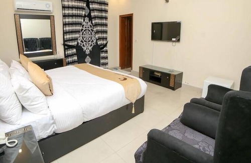 Lahore Hotel | Hotel Premier Inn Grand