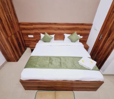 Vrindavan Hotel | Hotel RK Grand Galaxy