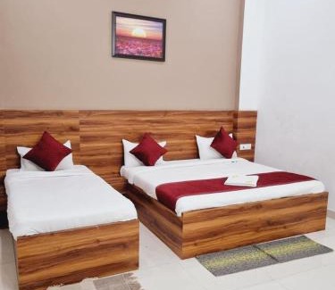 Vrindavan Hotel | Hotel RK Grand Galaxy