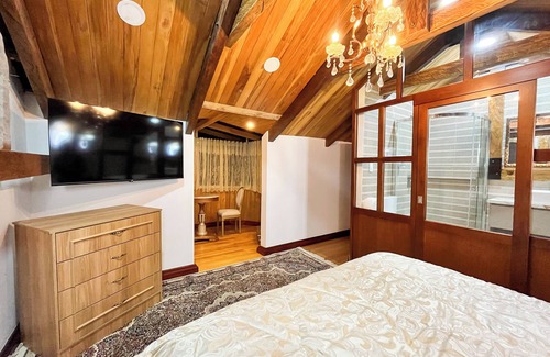 Quito Historic Center Hotel | Hotel & Rooftop King Experience by David