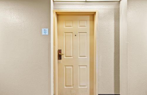 Florida Central Atlantic Coast Apartment | Hotel Room Next to Universal At Stay Sky Suites