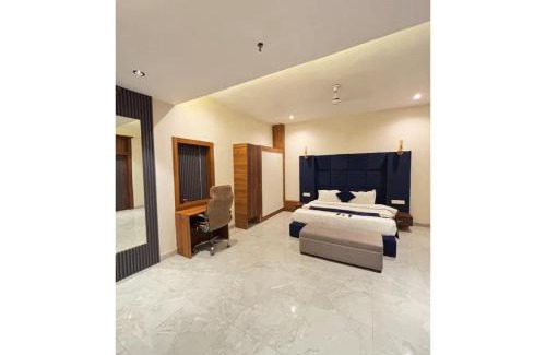 Faizabad House | Hotel Royal Palm Inn होटल रॉयल पाम इन्न