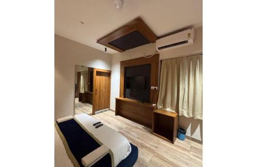 Faizabad House | Hotel Royal Palm Inn होटल रॉयल पाम इन्न