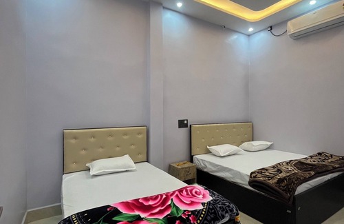 Misrikh Hotel | Hotel S.K Atithi Bhawan