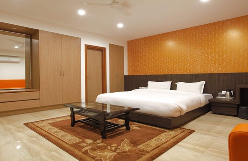 Vrindavan Hotel | Hotel Santosh Dham