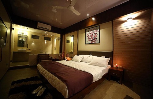 Vapi Hotel | Hotel Shree Daan