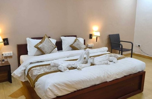 Khajuraho Hotel | Hotel Shree Krishna Jungle Resort