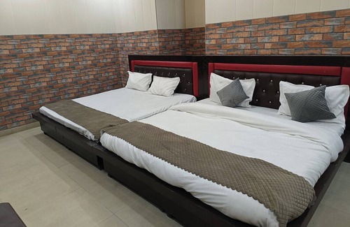 Delhi Hotel | Hotel Shree Sai Dham Near New Delhi Railway Station, Paharganj