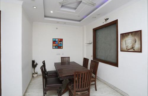 Sector 39 Hotel | Hotel Singh Residency