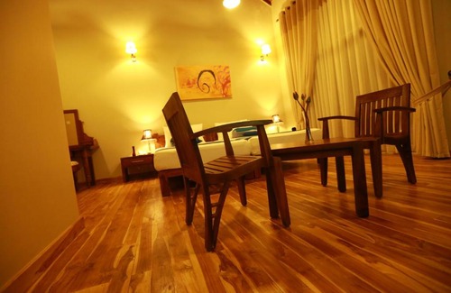 Nuwaragam Palatha Central Hotel | Hotel Sinharagama