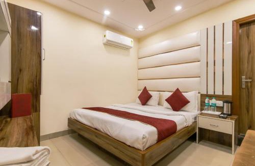 Paharganj Hotel | Hotel Star Palace by Wood View Paharganj Delhi