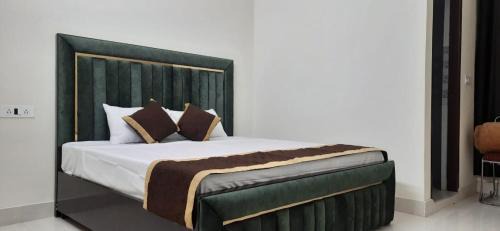 Dehradun Hotel | Hotel THE BIRD Dehradun