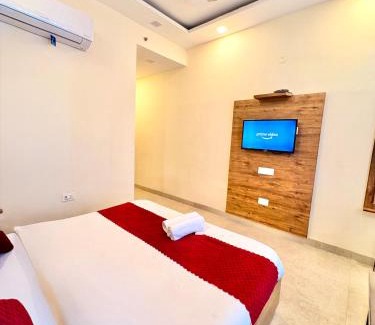 Zirakpur Hotel | Hotel WoodLark Zirakpur Chandigarh # Managed by Sidham Group