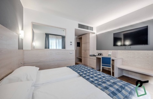 Torbole sul Garda Hotel | Hotiday Room Collection - Torbole