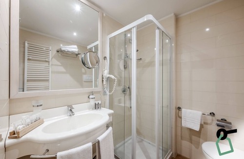 Torbole sul Garda Hotel | Hotiday Room Collection - Torbole