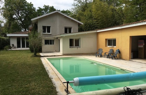 Bruges House | HOUSE 260 M2 5 BEDROOMS POOL GARDEN 1. 600 M2 NEAR BORDEAUX CENTRE