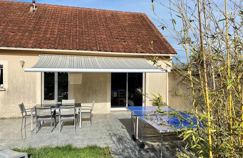 Buzancais House | House 3 Bedrooms-Pool Table-Wifi-Garden-Canoe