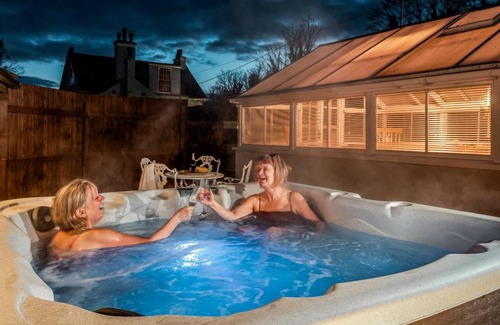 Dawlish House | House ∙ 4 bedrooms ∙ 7 guests