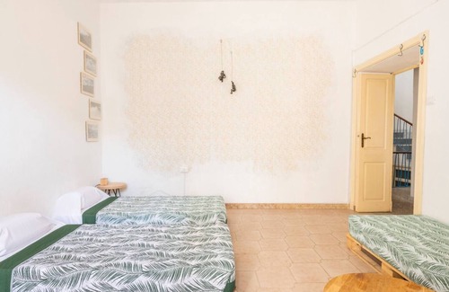 Dorgali Bed & Breakfast | House for 12 with 4 bedrooms and 3 bathrooms
