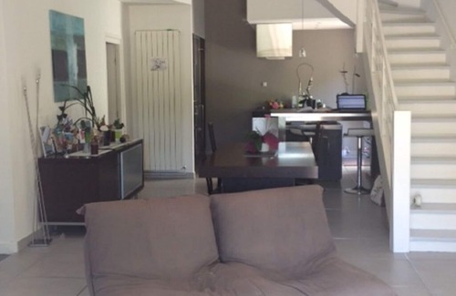 Montferrier-sur-Lez House | House in a small building with private pool