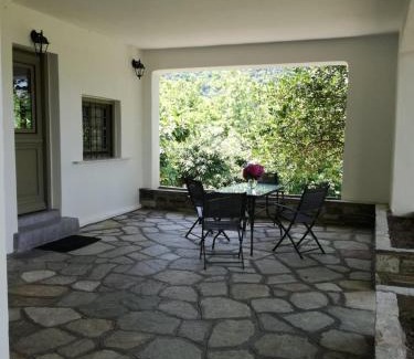 Tsagarada House | House in the forest