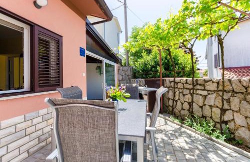 Sarsoni House | House Josip House