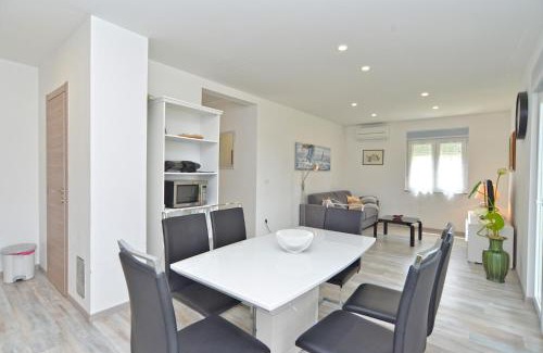 Valdebek House | House Mirna 2177