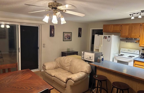 Fairview House | House near McMenamins Edgefield, Outlets, Blue Lake Park, Gorge, Hiking, BBQ
