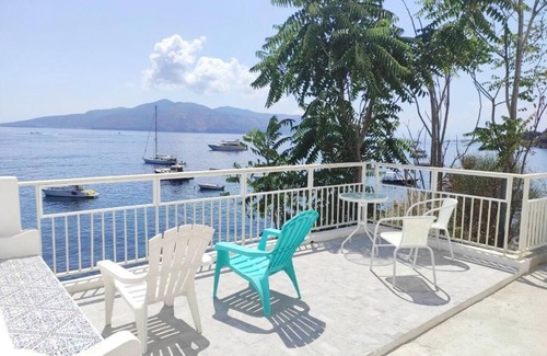 Santa Marina Salina Apartment | House on the sea in the Aeolian Islands, with terrace and solarium